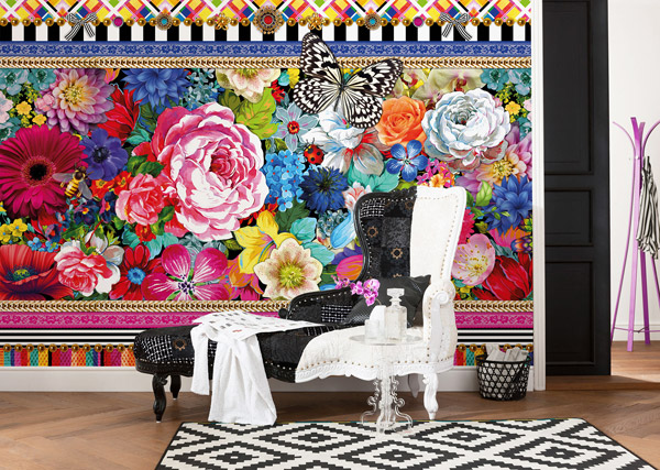 Mural decoratiu flors grans, papallones, colors llamatius